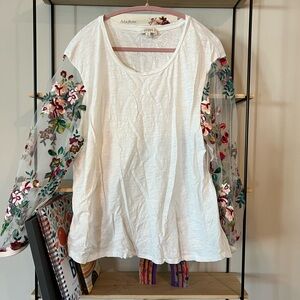 Umgee Plus size floral embroidery white shirt